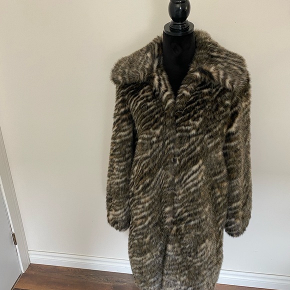 Michael Kors Faux Fur Tiger Print Coat - Picture 3 of 6